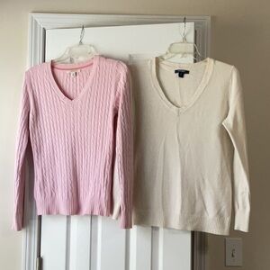 Women's V-Neck Sweater Set - Pink and Cream